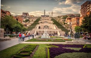 Встреча в аэропорту, Знакомство, Вечерняя прогулка