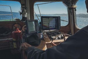 Териберка: выход в море на поиски китов