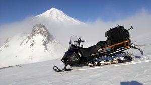 Подножие Авачинского вулкана (на снегоходе)