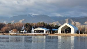 Знакомство с Чолпон-Атой