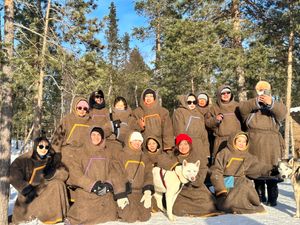 Поездка к северным оленям, хаски и саамам