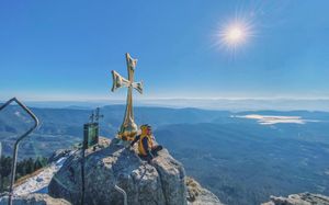 Рача - грузинская Швейцария. Озеро, горы и вино