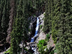 Каракол - Джеты-Огуз - воды Барскоон - Боконбаево