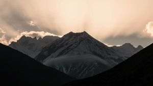 Ледники, водопад Абай-Су. Йогатерапия позвоночника