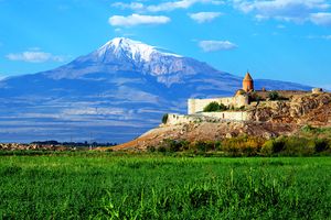 2. Хор Вирап, Нораванк, Село Арени: винный завод