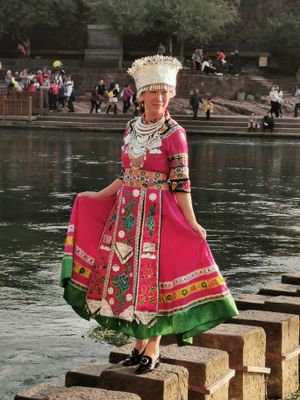 Треккинг вдоль реки в Синпине