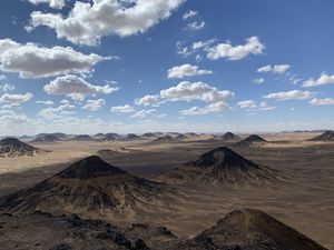 Две Пустыни