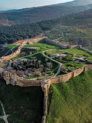 Древний Дербент и экраноплан Лунь