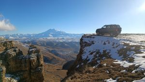 Неповторимый знаменитый Домбай