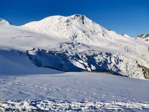 Восхождение на Казбек с севера: полностью автономный маршрут