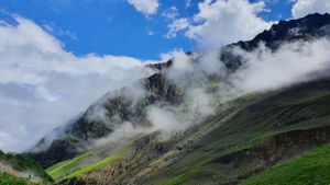 Восхождение на Казбек с севера: полностью автономный маршрут