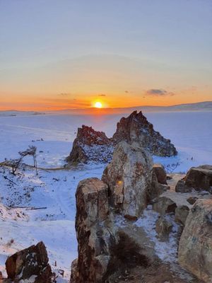 Мыс Хобой, Гроты, Торосы, Баня