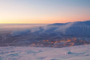 Сияние, океан и горы
