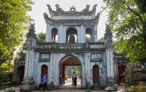 Прилет в Ханой и экскурсия по городу