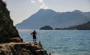 Трекинг по диким бухтам