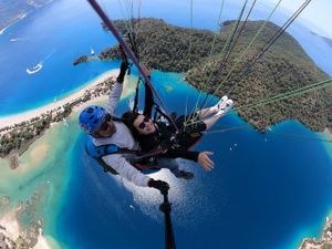 Полет на параплане на пляже Олюдениз