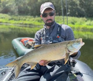 Школа рыбака: рыбалка для новичков с проживанием в гостевом доме