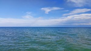 Иссык-Куль: от петроглифов до хвойного царства