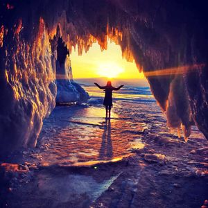 Зимний лёд Байкала. Проживание на турбазе