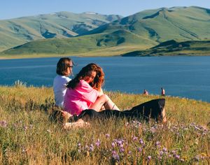 Дорога на восток. Аисты, вино и ветреный перевал