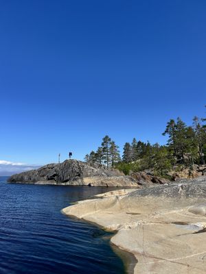 Самый высокий водопад, скалы, тропы и Ладога