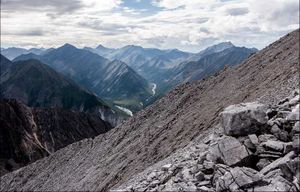 Переход через перевал Шумакский, спуск к лесу