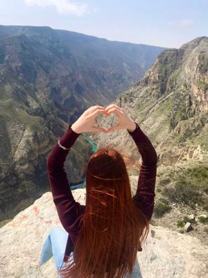 Сулакский каньон и бархан Сарыкум