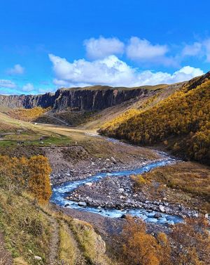 Водопады, прогулки на лошадях и термы