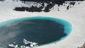 Восхождение на вулкан Горелый