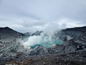 Восточная Ява: вулкан Иджен