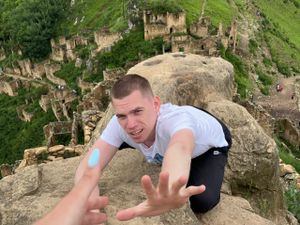 Поляна Айвазовского, Гамсутль, Салтинский водопад