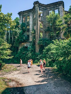 Города-призраки + водопады и горячий источники