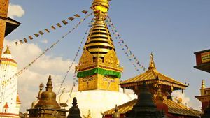 Поездка в Бхактапур, посещение ступы Боднатх