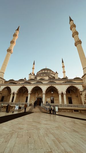 ЗАВТРАК В ДАГЕСТАНЕ, ОБЕД В ЧЕЧНЕ И УЖИН В ОСЕТИИ