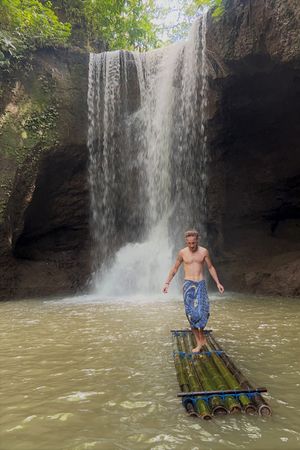 Пляжи Lovina, дельфины, водопады и горные озера