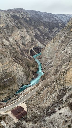 Сулакский каньон и бархан Сарыкум