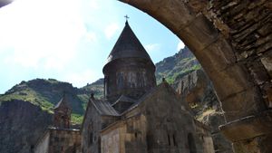 Храмы и монастыри