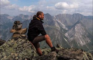 Восхождение на пик Трёх Капитанов (2520 м)