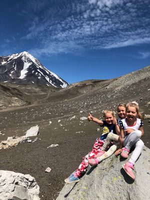 Авачинский перевал (г. Верблюд), источники
