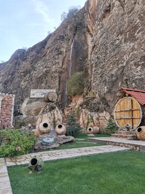 Хор-Вирап, Нораванк, Ин Арени