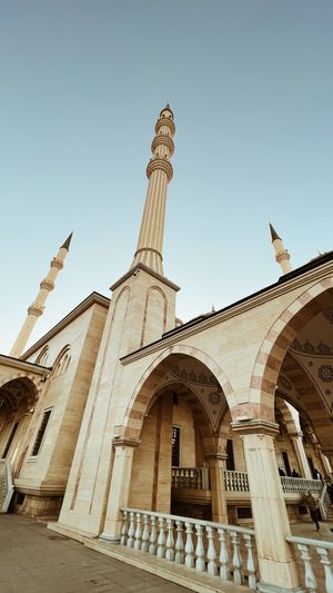 ЗАВТРАК В ДАГЕСТАНЕ, ОБЕД В ЧЕЧНЕ И УЖИН В ОСЕТИИ