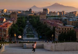 Ереван. Знакомство, улочки старого города и Арарат