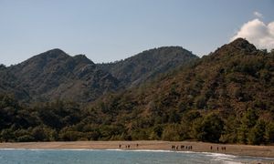 Трекинг по диким бухтам