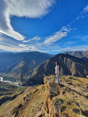 День водопадов и теснин