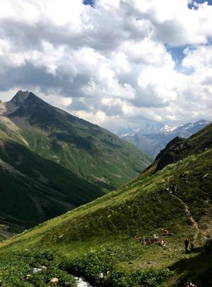 Легенды об Эльбрусе и трекинг к озеру Гижгит