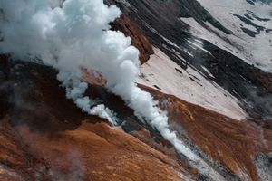 Вулкан Мутновский