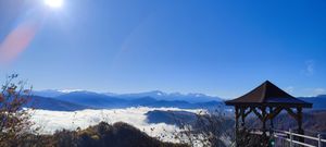 Плато Лаго-Наки, Азишская пещера