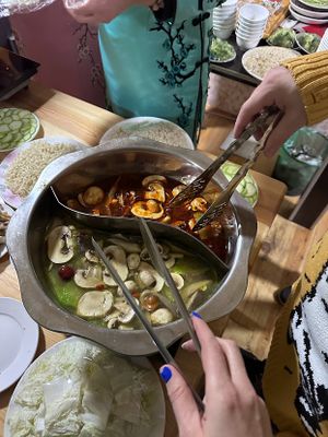 Канатная дорога, источники, ужин в дунганской семье