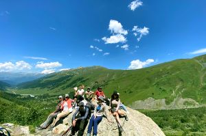 Треккинг к Семицветному озеру