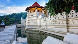 Канди - Сигирия. Закат на скале Пидурангола